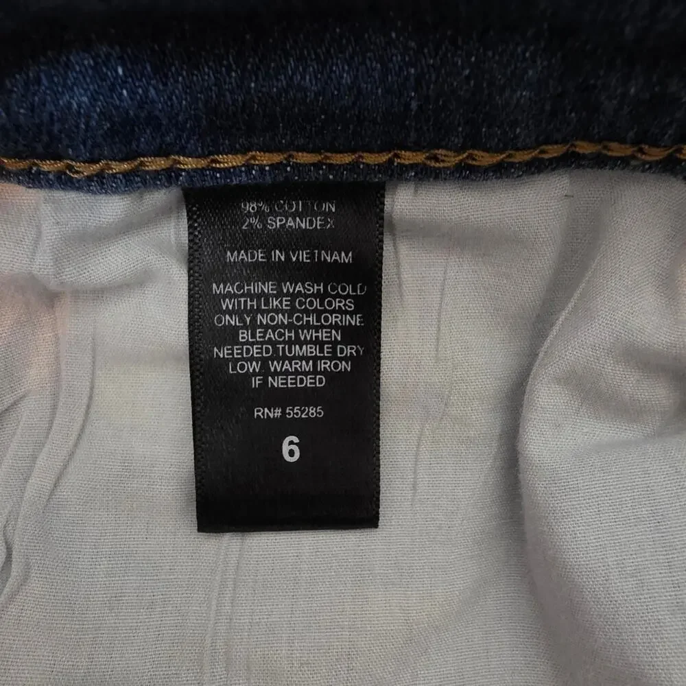 EXPRESS JEANS Women's Distressed Denim Cut-Off Shorts Size 6 - Unique Patches